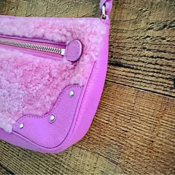 Coach Shearling Leather Small Rhyder Pochette Zip Crossbody Bag
36490 Pink - Picture 5 of 10